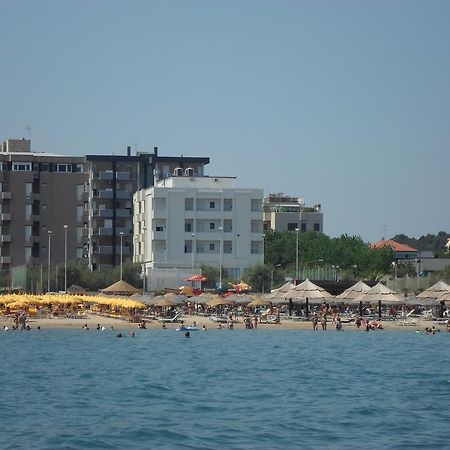 Hotel Mare Pesaro Exterior foto