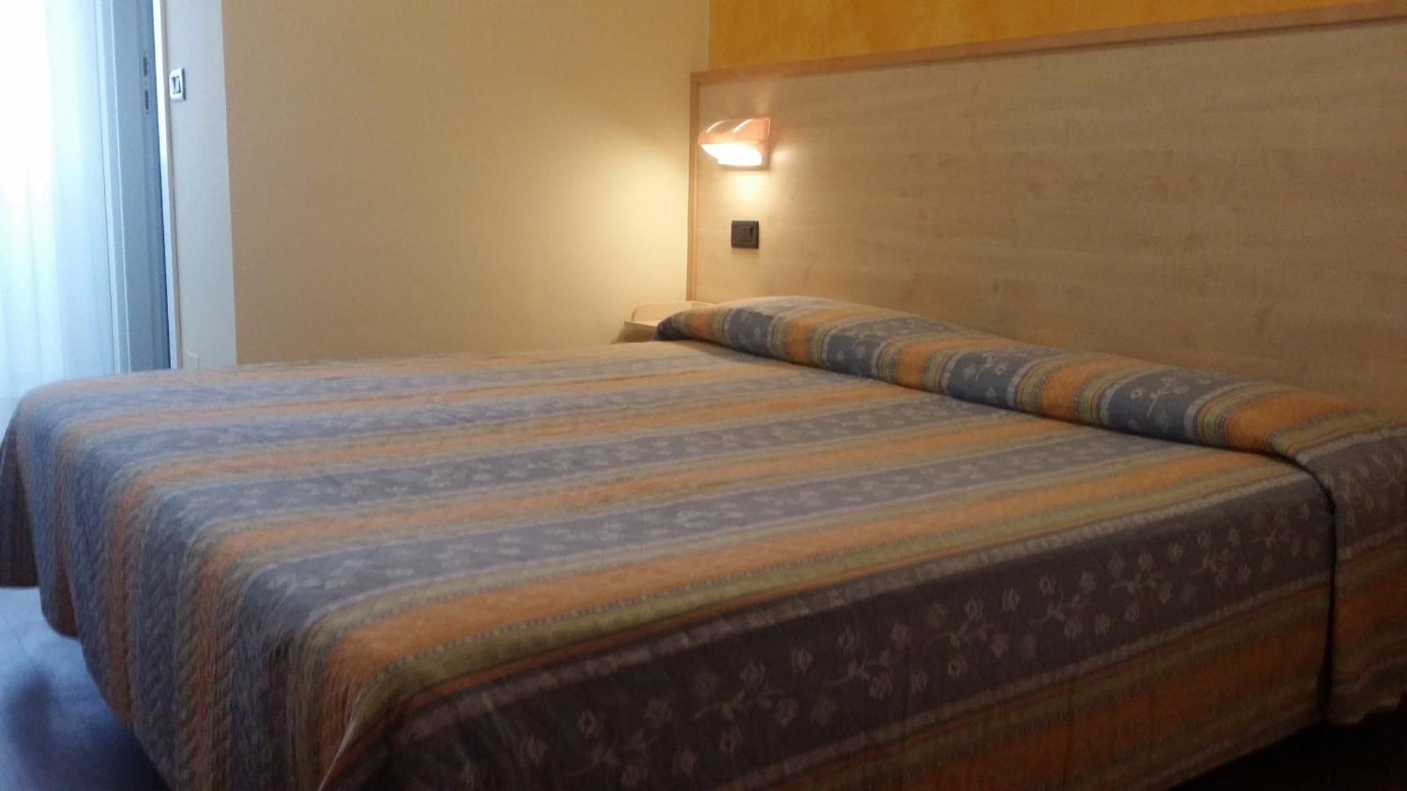 Hotel Mare Pesaro Quarto foto