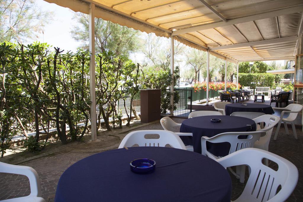 Hotel Mare Pesaro Exterior foto
