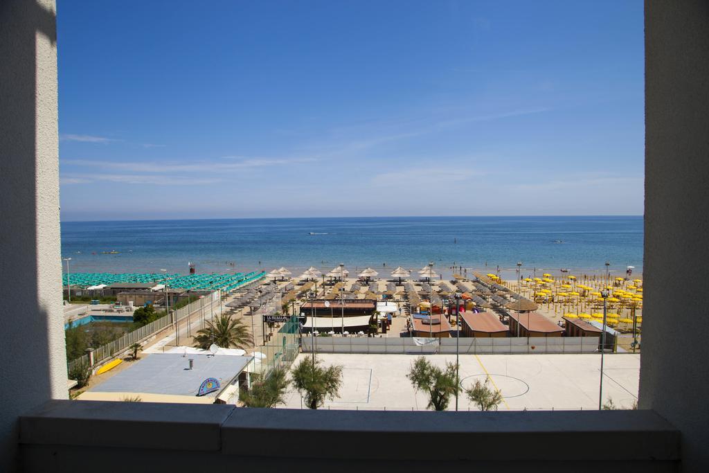 Hotel Mare Pesaro Exterior foto