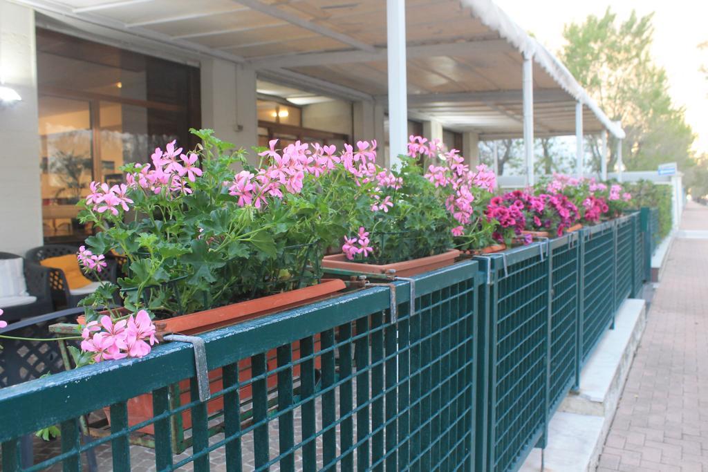 Hotel Mare Pesaro Exterior foto