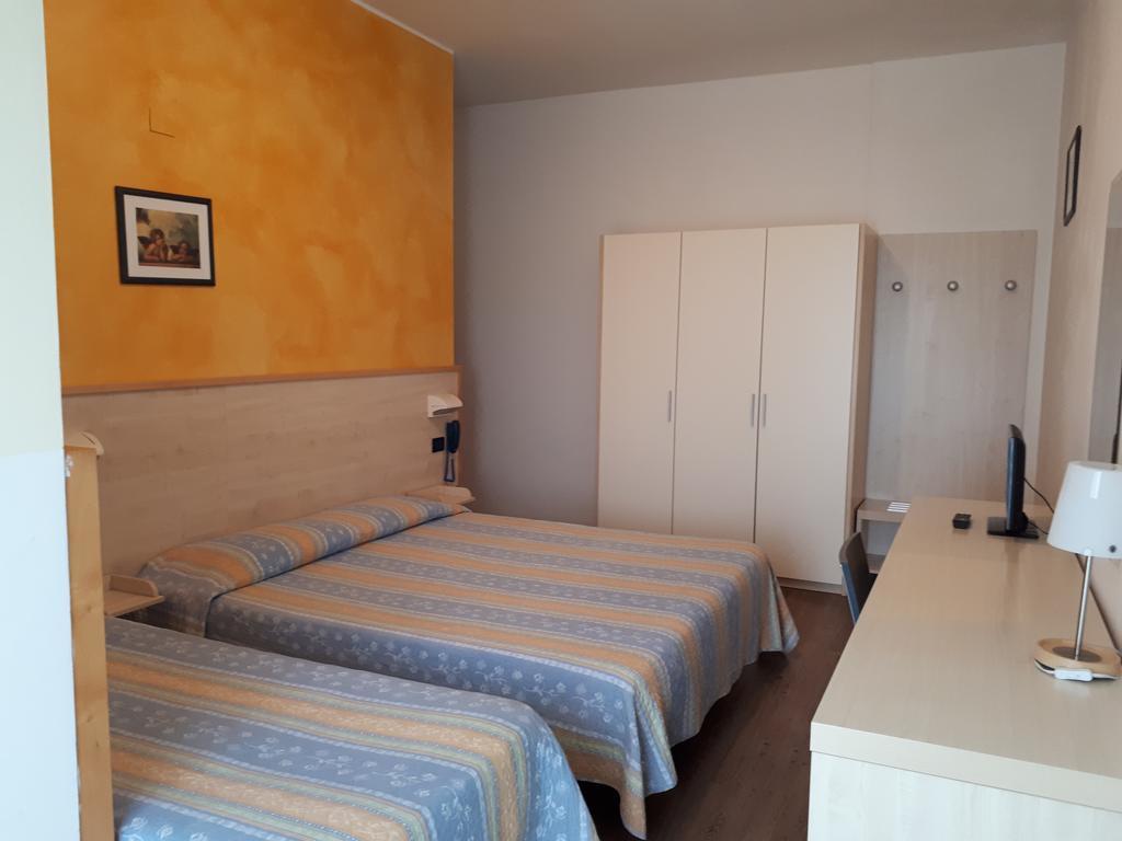 Hotel Mare Pesaro Exterior foto